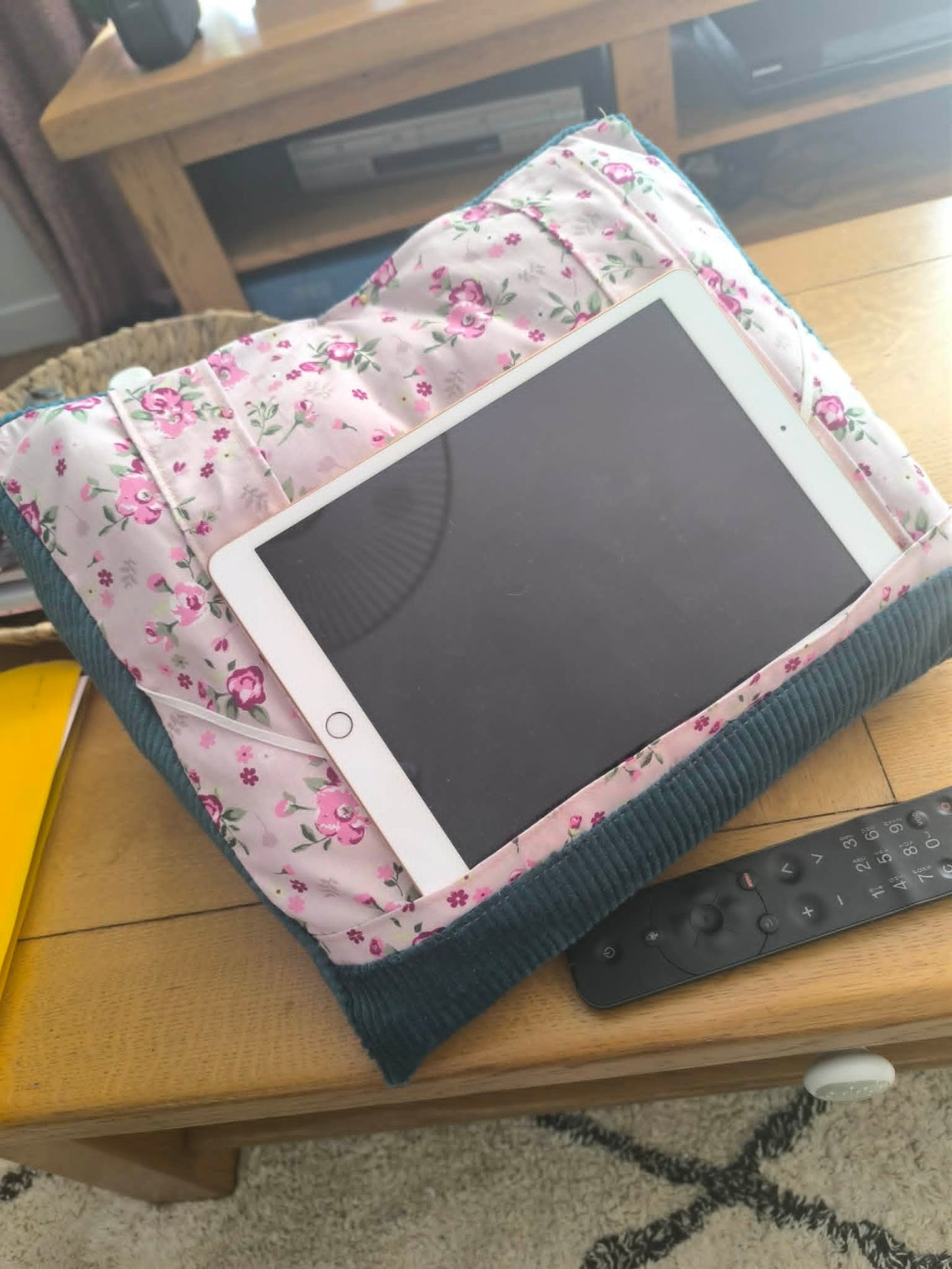 Coussin de lecture - liseuse - tablette personnalisable
